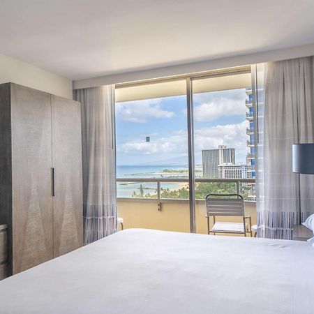 Embassy Suites By Hilton Waikiki Beach Walk Honolulu Esterno foto