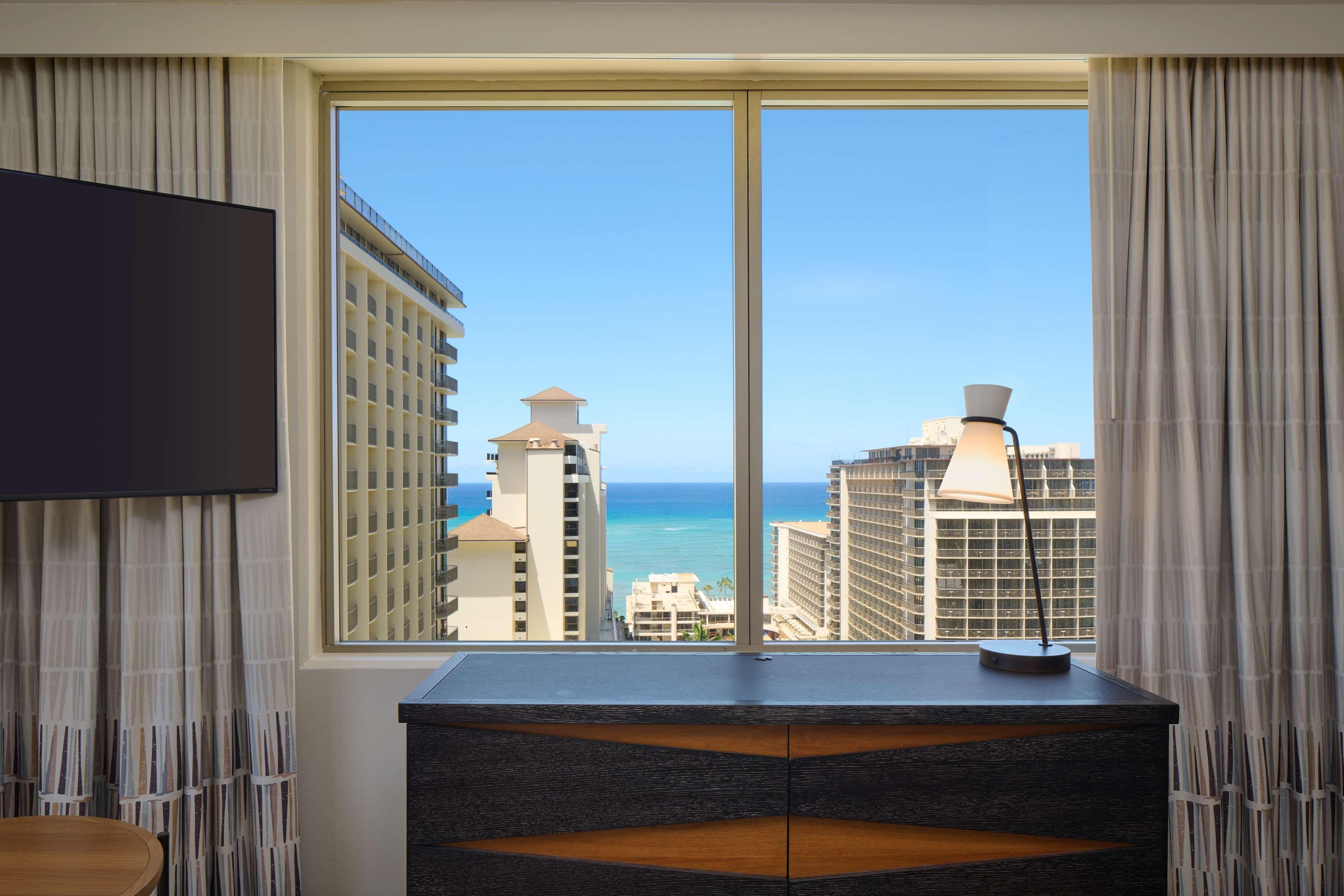 Embassy Suites By Hilton Waikiki Beach Walk Honolulu Esterno foto