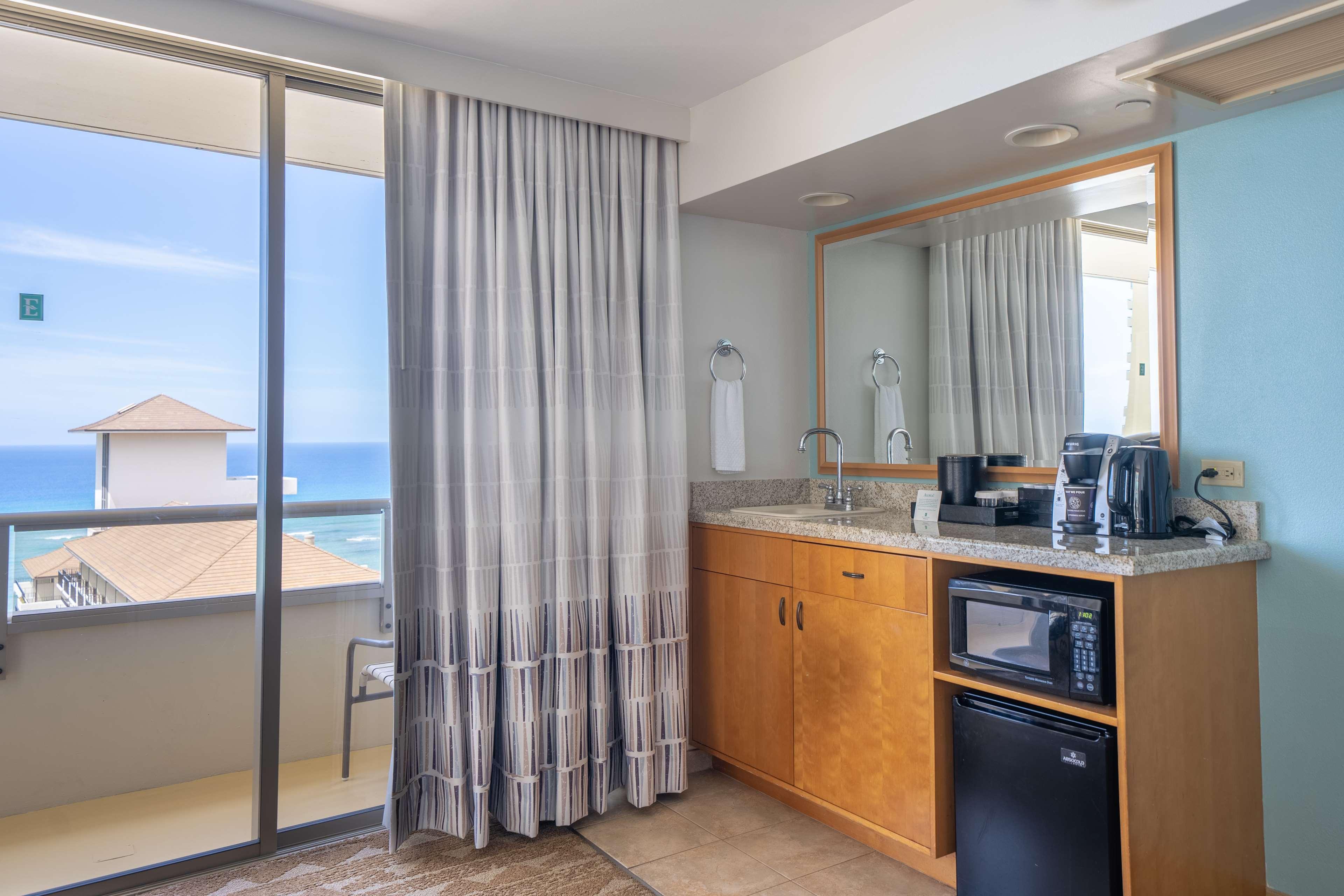 Embassy Suites By Hilton Waikiki Beach Walk Honolulu Esterno foto