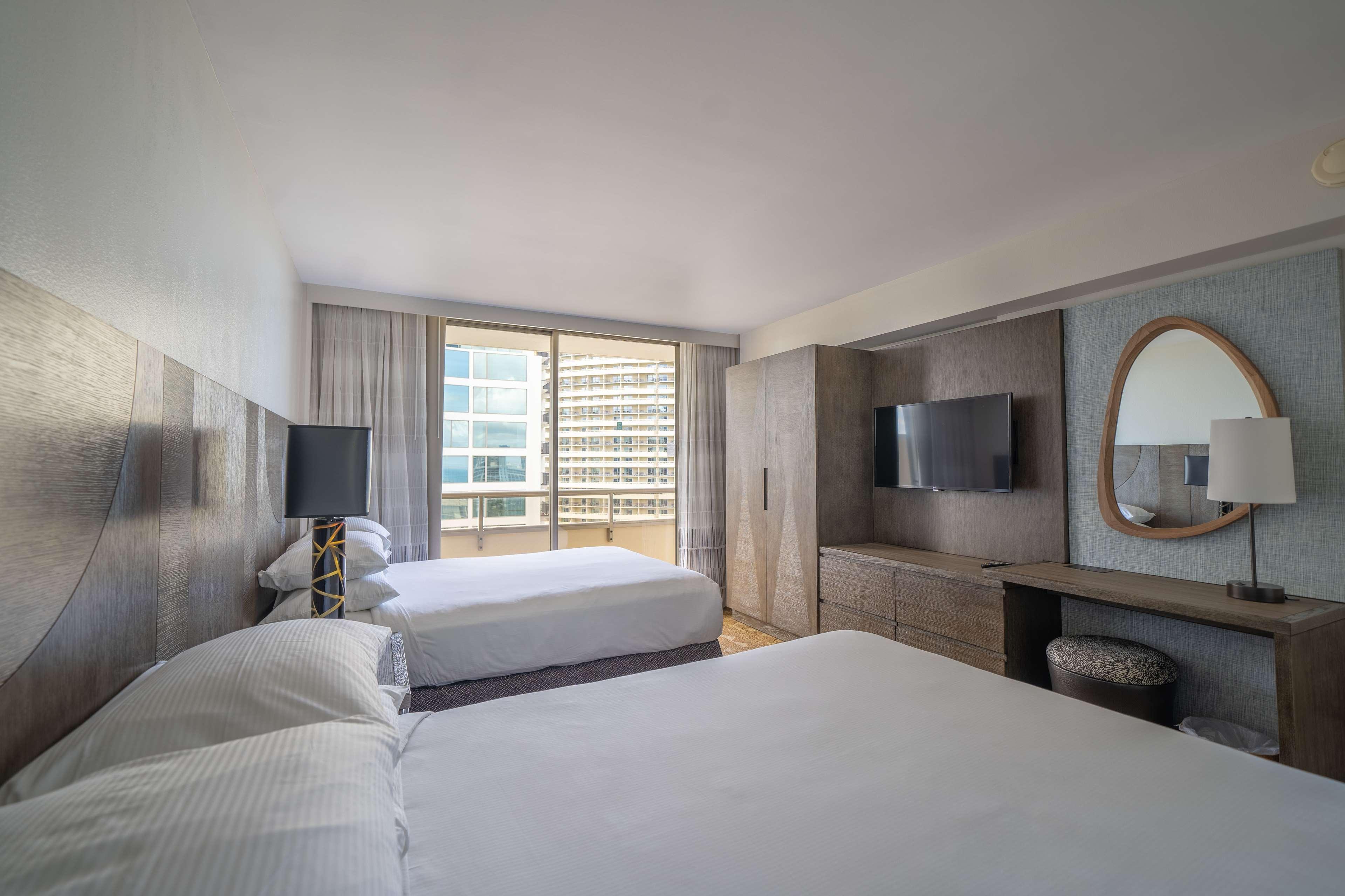 Embassy Suites By Hilton Waikiki Beach Walk Honolulu Esterno foto