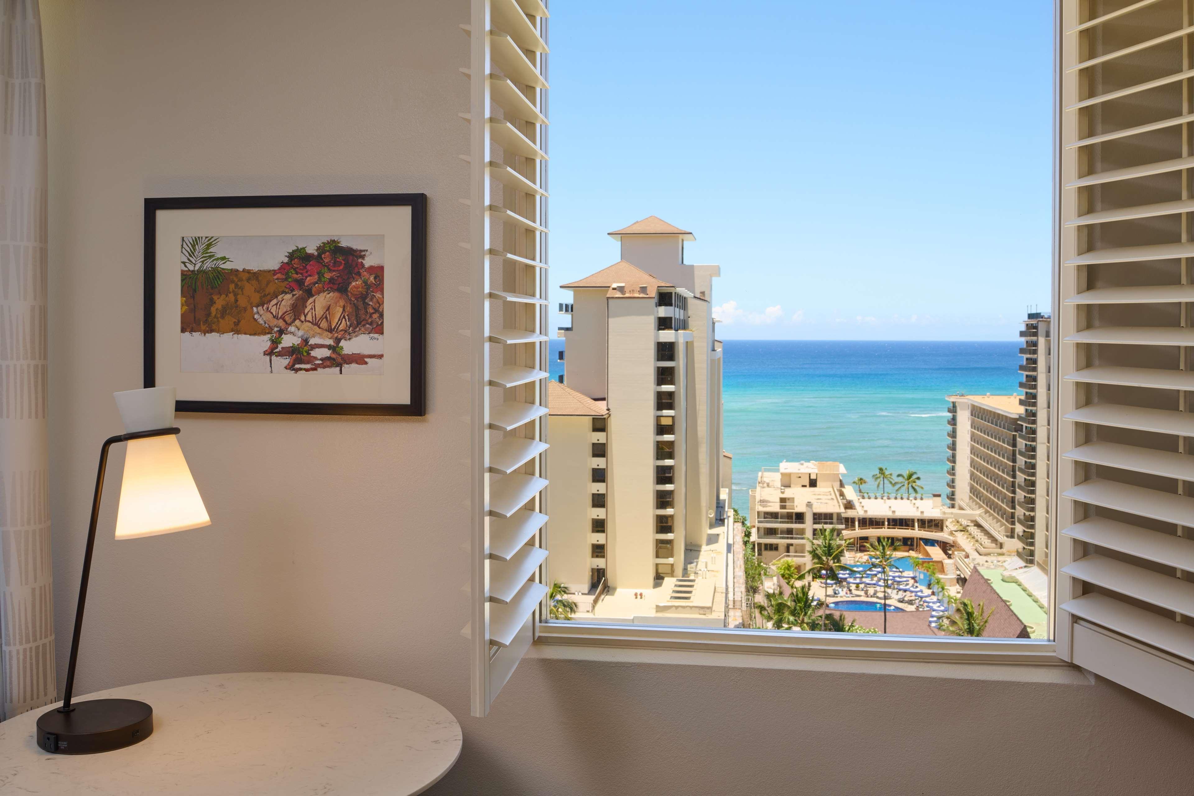 Embassy Suites By Hilton Waikiki Beach Walk Honolulu Esterno foto