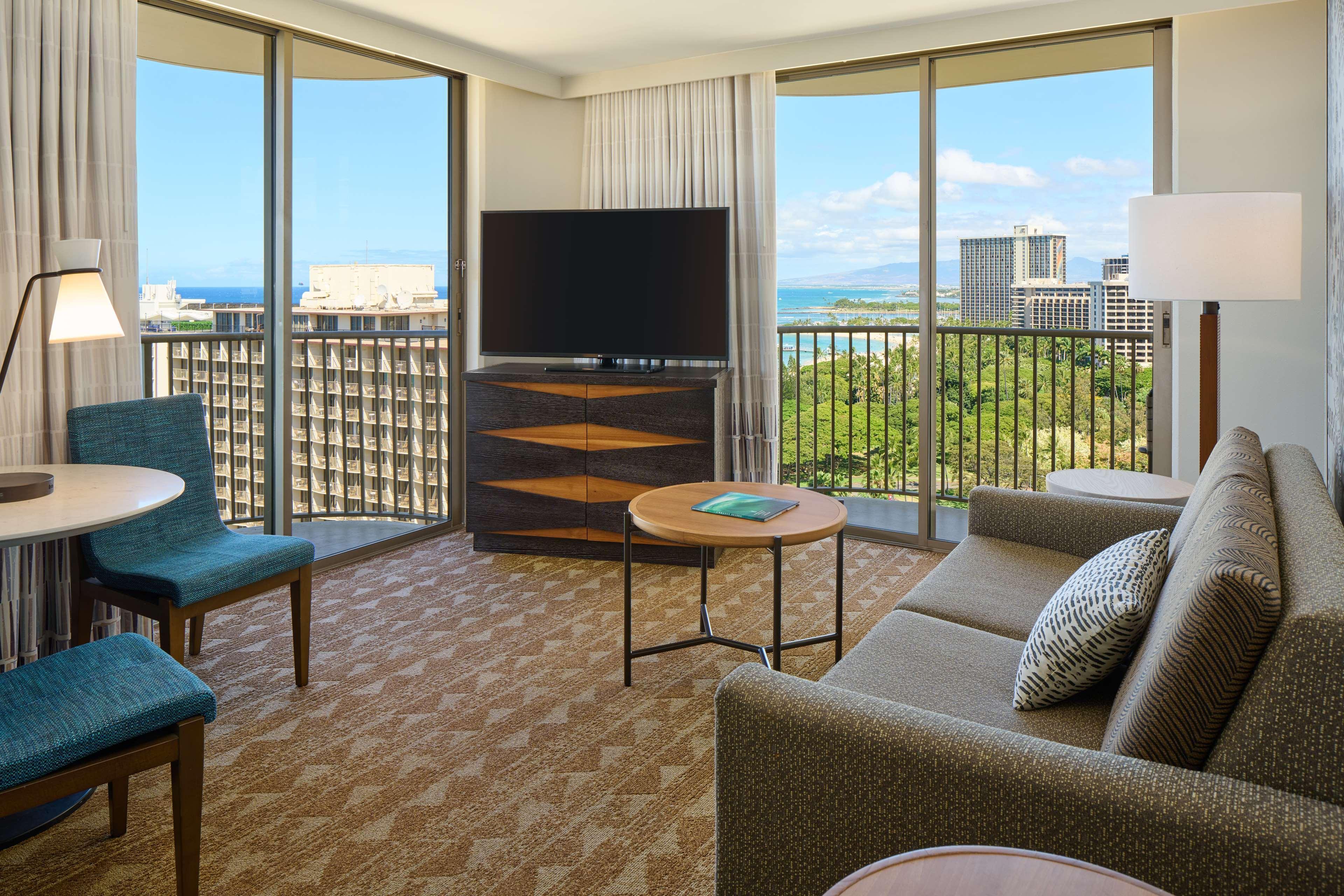 Embassy Suites By Hilton Waikiki Beach Walk Honolulu Esterno foto