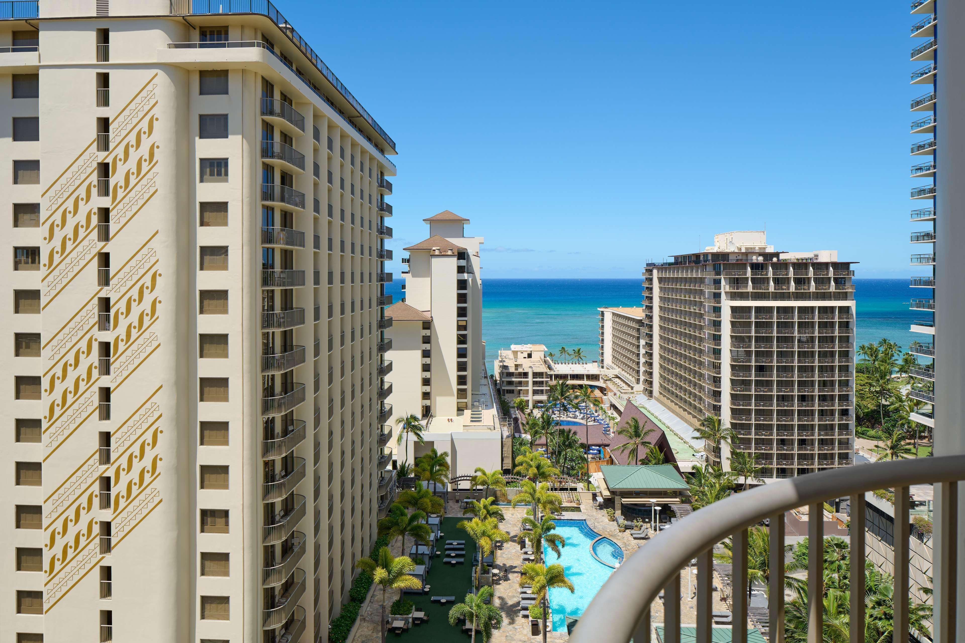 Embassy Suites By Hilton Waikiki Beach Walk Honolulu Esterno foto