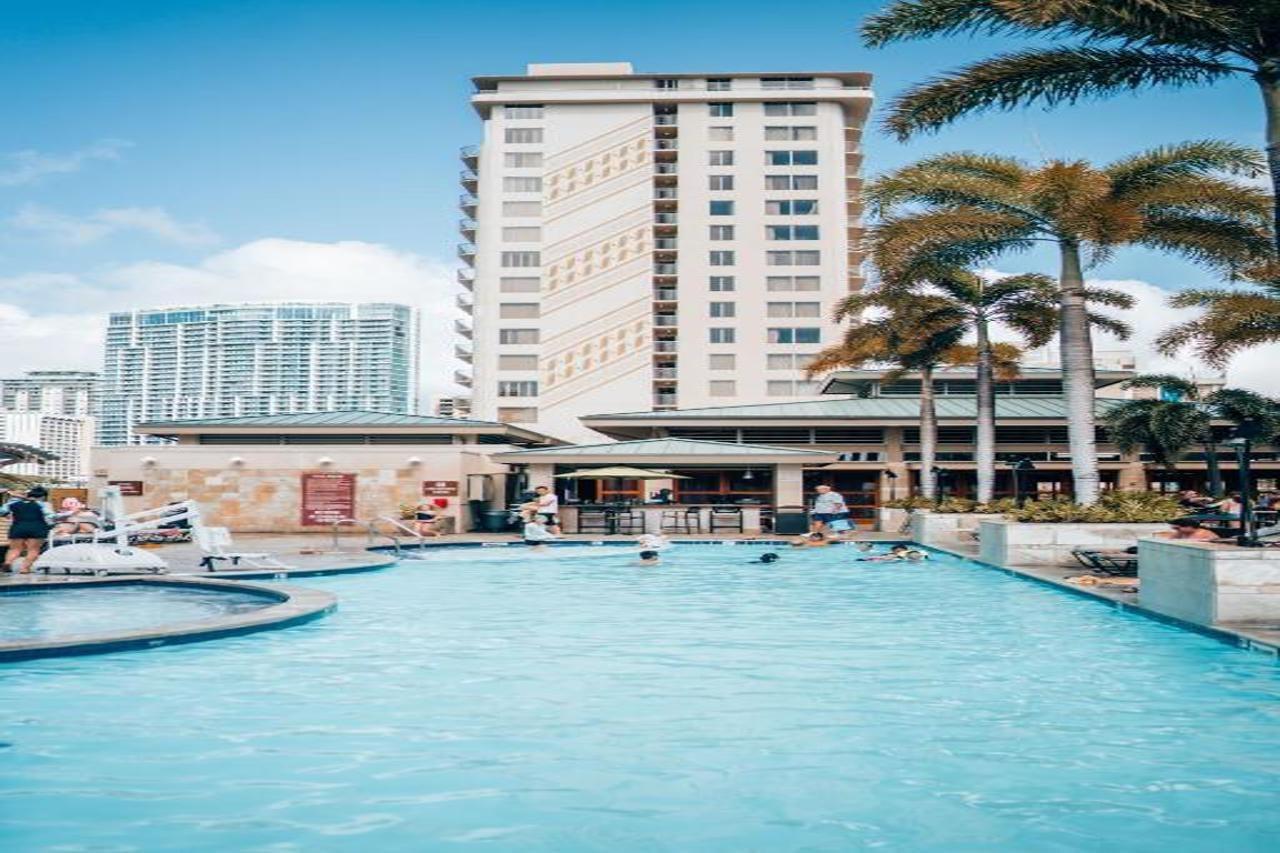 Embassy Suites By Hilton Waikiki Beach Walk Honolulu Esterno foto
