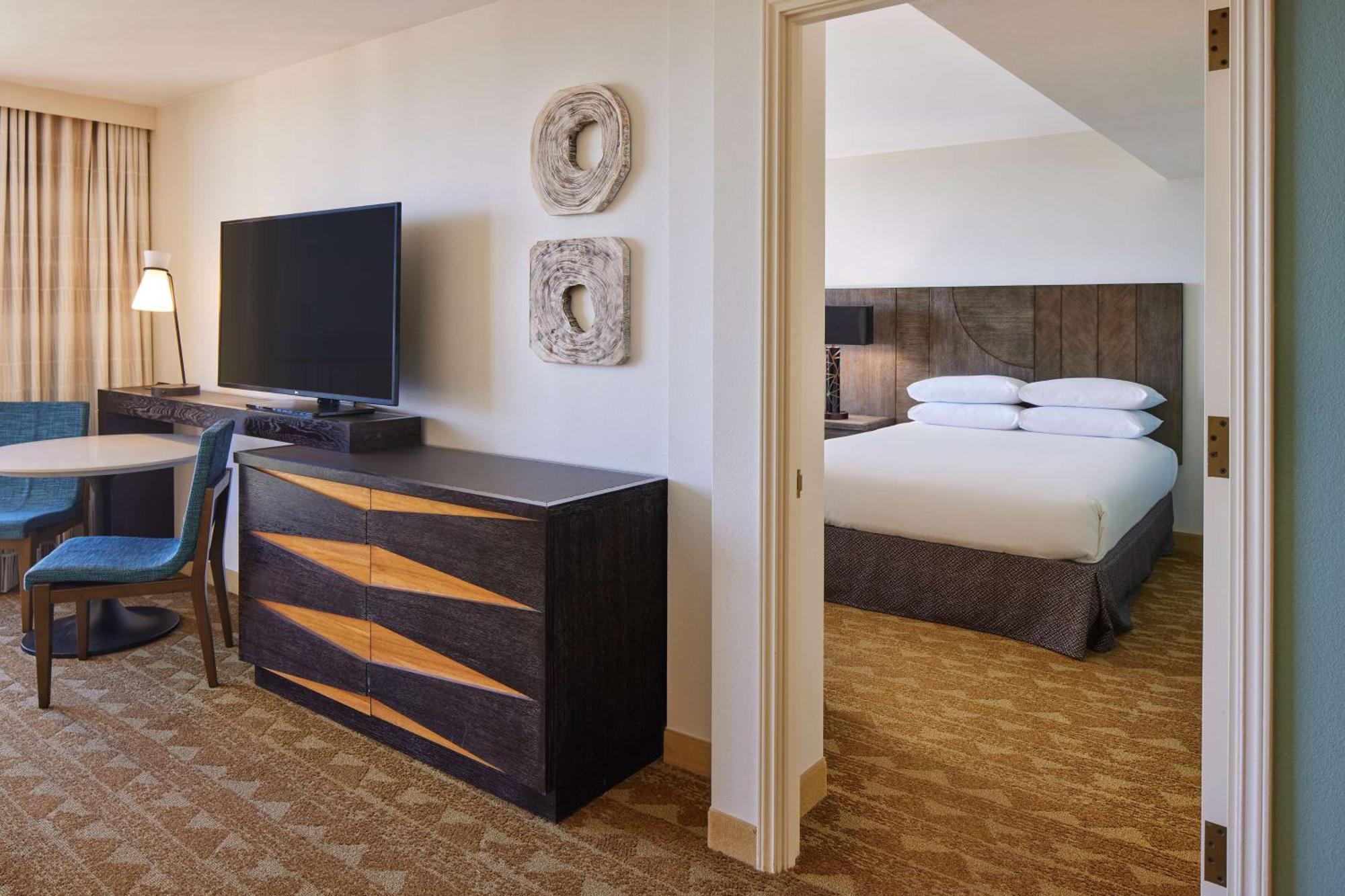 Embassy Suites By Hilton Waikiki Beach Walk Honolulu Esterno foto
